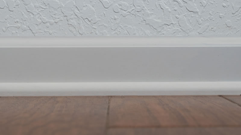 How to cut shoe molding